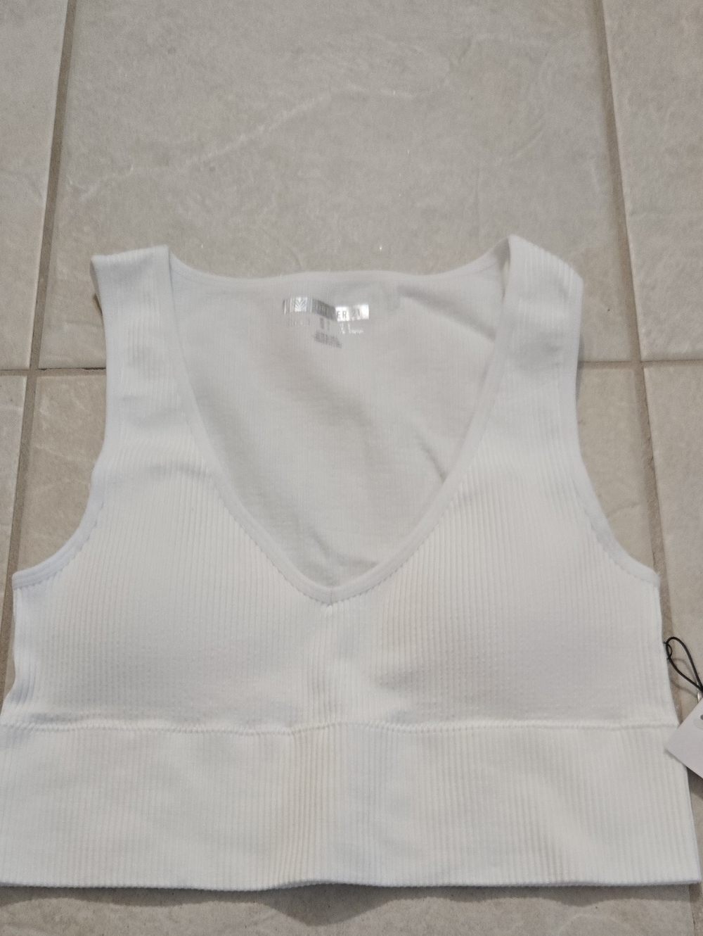 Forever 21 White Ribbed V-Neck Crop Tank NWT